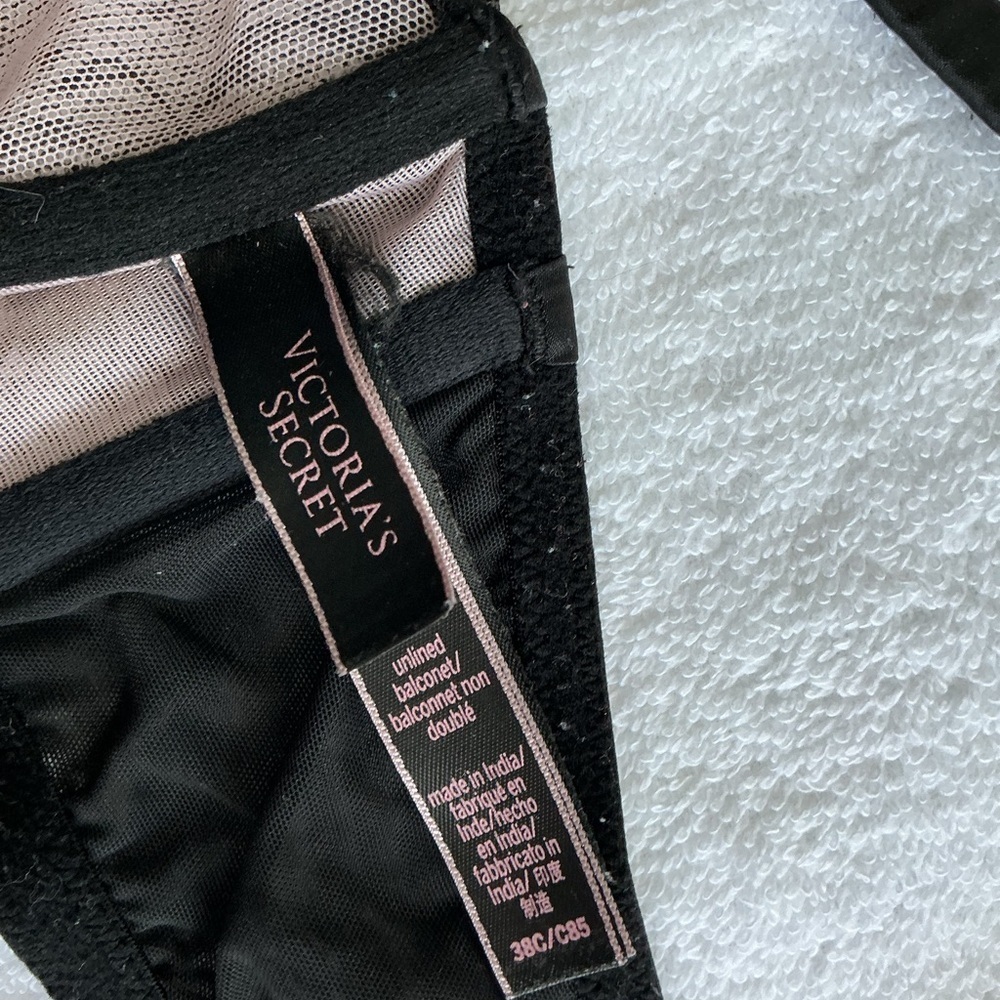Victoria's Secret Black Sheer Lace Bra Sz 38C - Picture 9 of 10